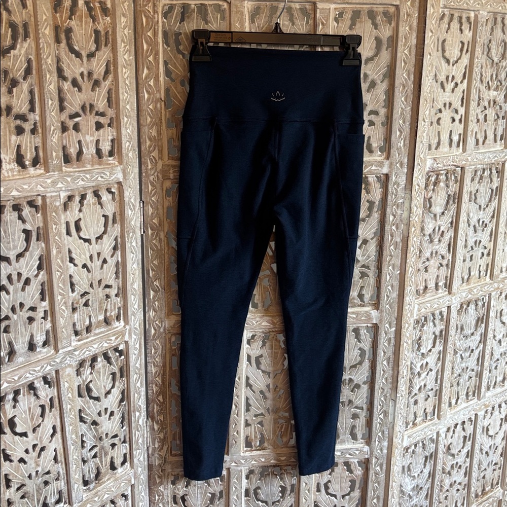 Beyond Yoga Spacedye Out of Pocket High Waisted Midi Legging Nocturnal Navy Med - Picture 6 of 8
